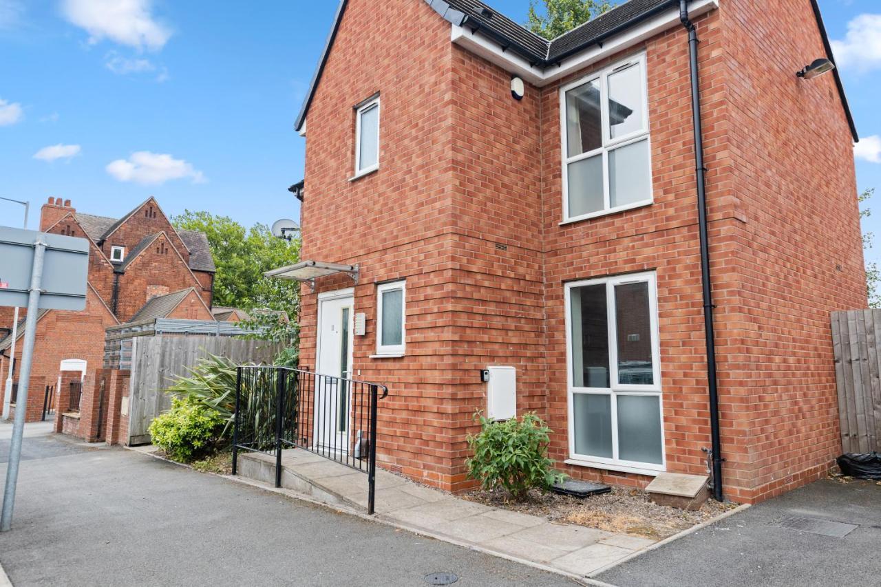 Royal House Wolverhampton - Perfect For Contractors & Large Groups Exterior photo